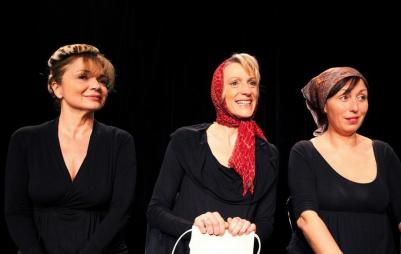 Et-pendant-ce-temps-Simone-veille_lightbox