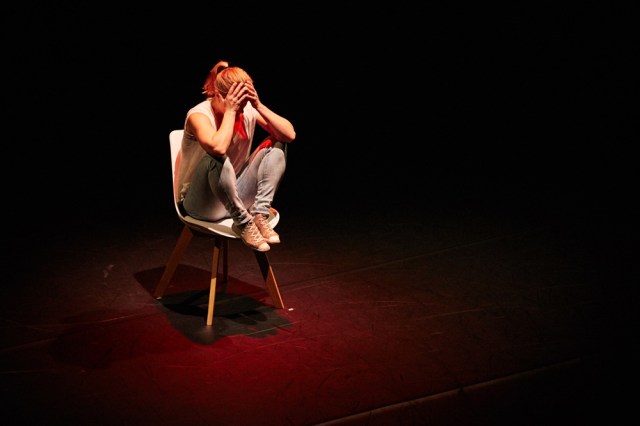 les-chatouilles-aborde-la-pedophilie-par-la-scene,M306584