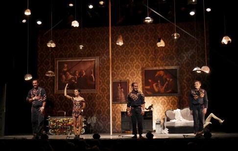 cirque-leroux-elephant-in-the-room-bobino-spectacle-avis-critique-photo-by-blog-united-states-of-paris