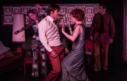 alexie-ribes-cedric-carlier-lara-suyeux-et-dimitri-rataud-dans-abigail-s-party